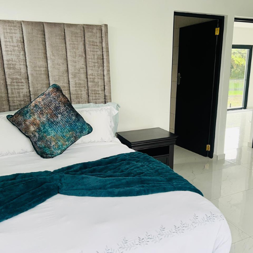 Deluxe Double Room with Balcony at Zenz BnB